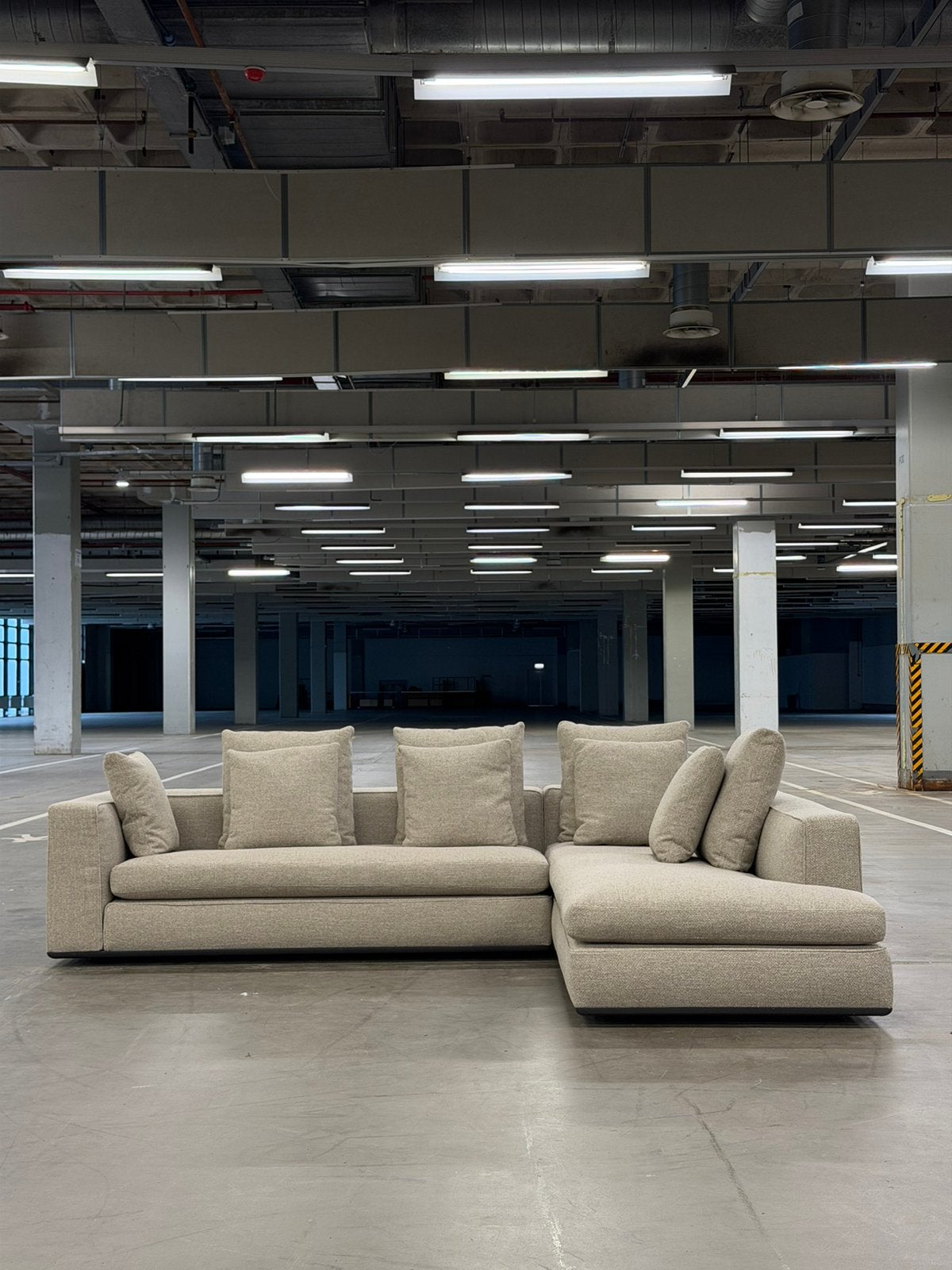 Minotti Powell Hoekbank | Beige | NIEUWSTAAT + Garantie, Overige materialen, Hoekbank, 300 cm of meer, Ophalen of Verzenden