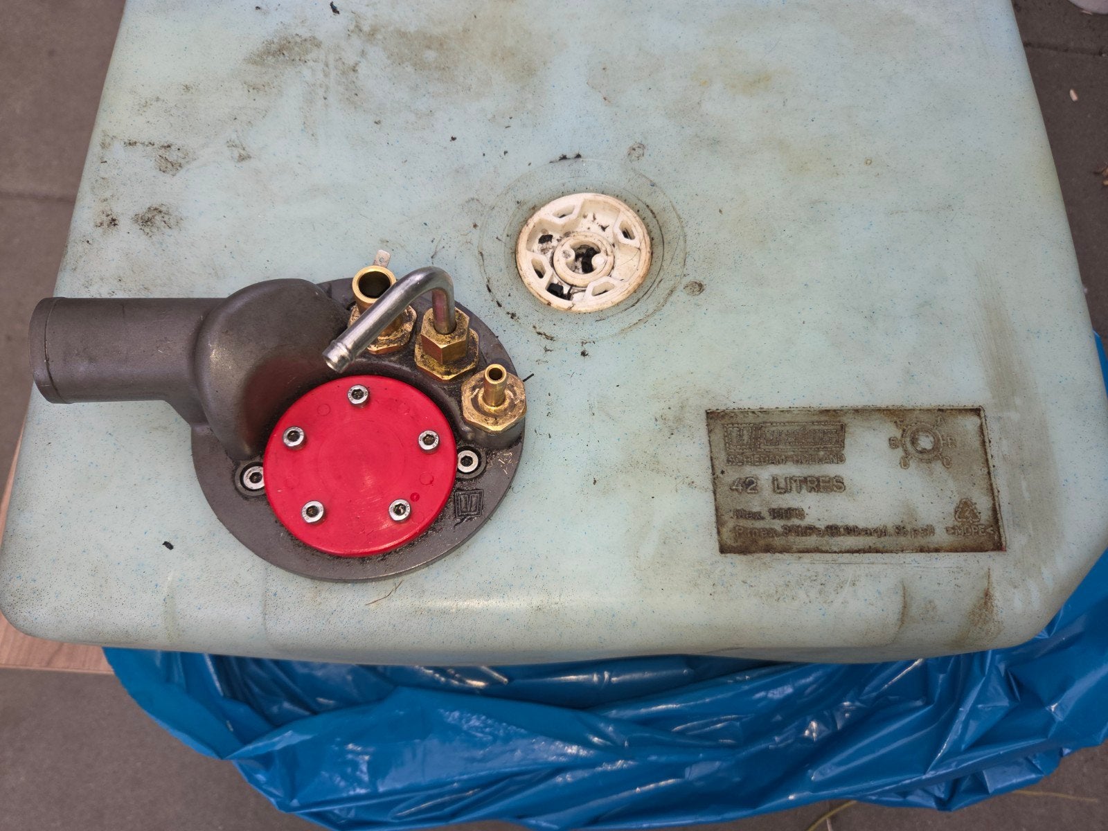 Vetus dieseltank kunststof 42 liter, Ophalen of Verzenden, Gebruikt, Motor en Techniek, Zeilboot of Motorboot