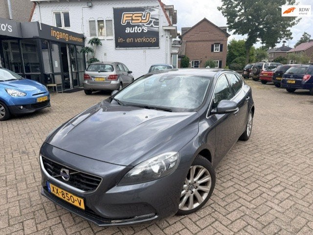 Volvo V40 1.6 D2 / DIESEL / SUMMUM / LEDER / VELE OPTIES!, Voorwielaandrijving, Euro 5, Gebruikt, Zwart