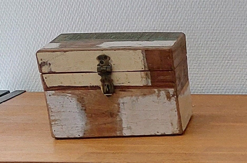 Raw Materials - Opbergdoos Scrapwood 19 cm x 13 cm x 13 cm., Ophalen, Minder dan 50 cm, Minder dan 50 cm, Zo goed als nieuw