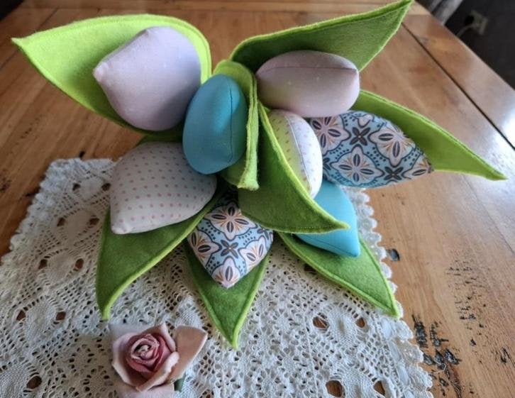 8 Stoffen tulpen, roze, lichtblauw,  PASEN, VOORJAAR, Diversen, Pasen, Gebruikt, -, -, Ophalen of Verzenden