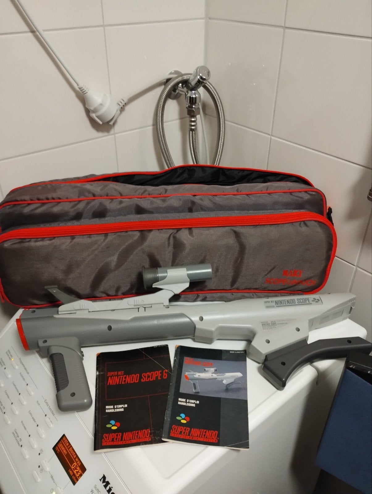 Vintage 1992 Nintendo SNES super scope plus Naki scope pouc, Spelcomputers en Games, Games | Nintendo Super NES, Ophalen of Verzenden