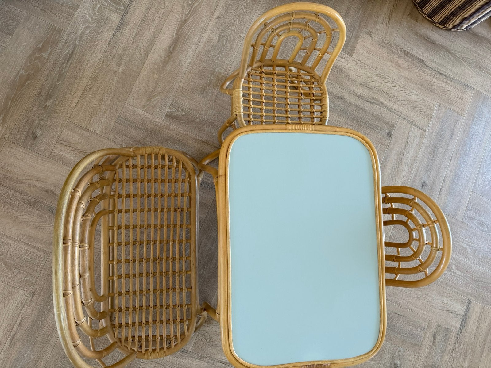 OYOY tafel en stoeltjes + bankje. Rotan set., Kinderen en Baby's, Ophalen of Verzenden, Zo goed als nieuw