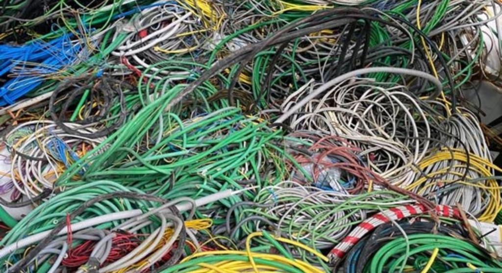 Gezocht: Gratis oude/defecte kabels en snoeren, Doe-het-zelf en Verbouw, Elektra en Kabels, Ophalen of Verzenden, Gebruikt, Kabel of Snoer