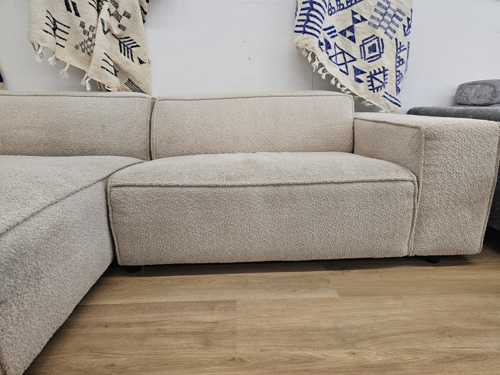 Hoekbank Teddystof met ruime zitting, 125 cm of meer, 125 cm of meer, Zo goed als nieuw, Info@homefriesland.nl
