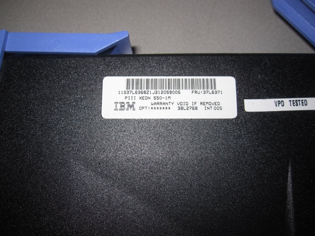 Foto 4 van IBM Server processor PIII XEON 550-1m + twee dummy's