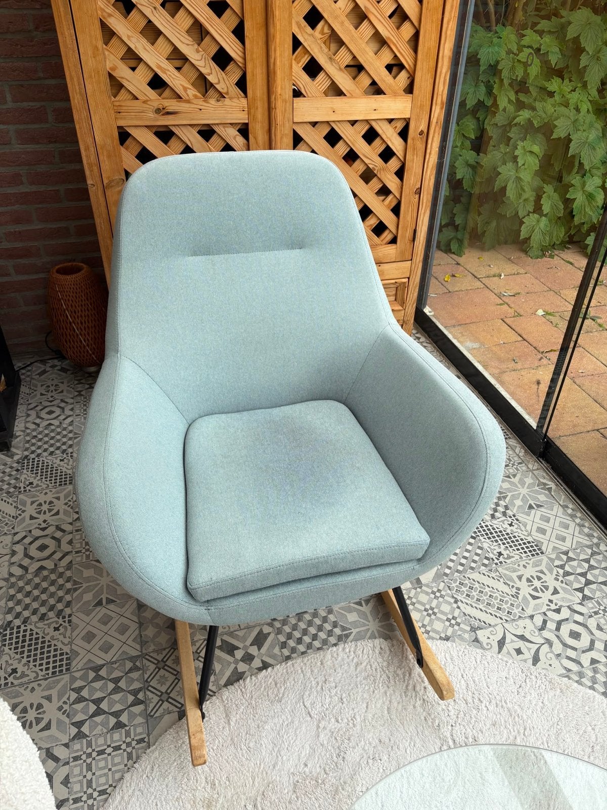 Schommelstoel Jysk - Lichtblauw, Huis en Inrichting, Stoelen, Gebruikt, Eén, Stof, Overige kleuren, Ophalen