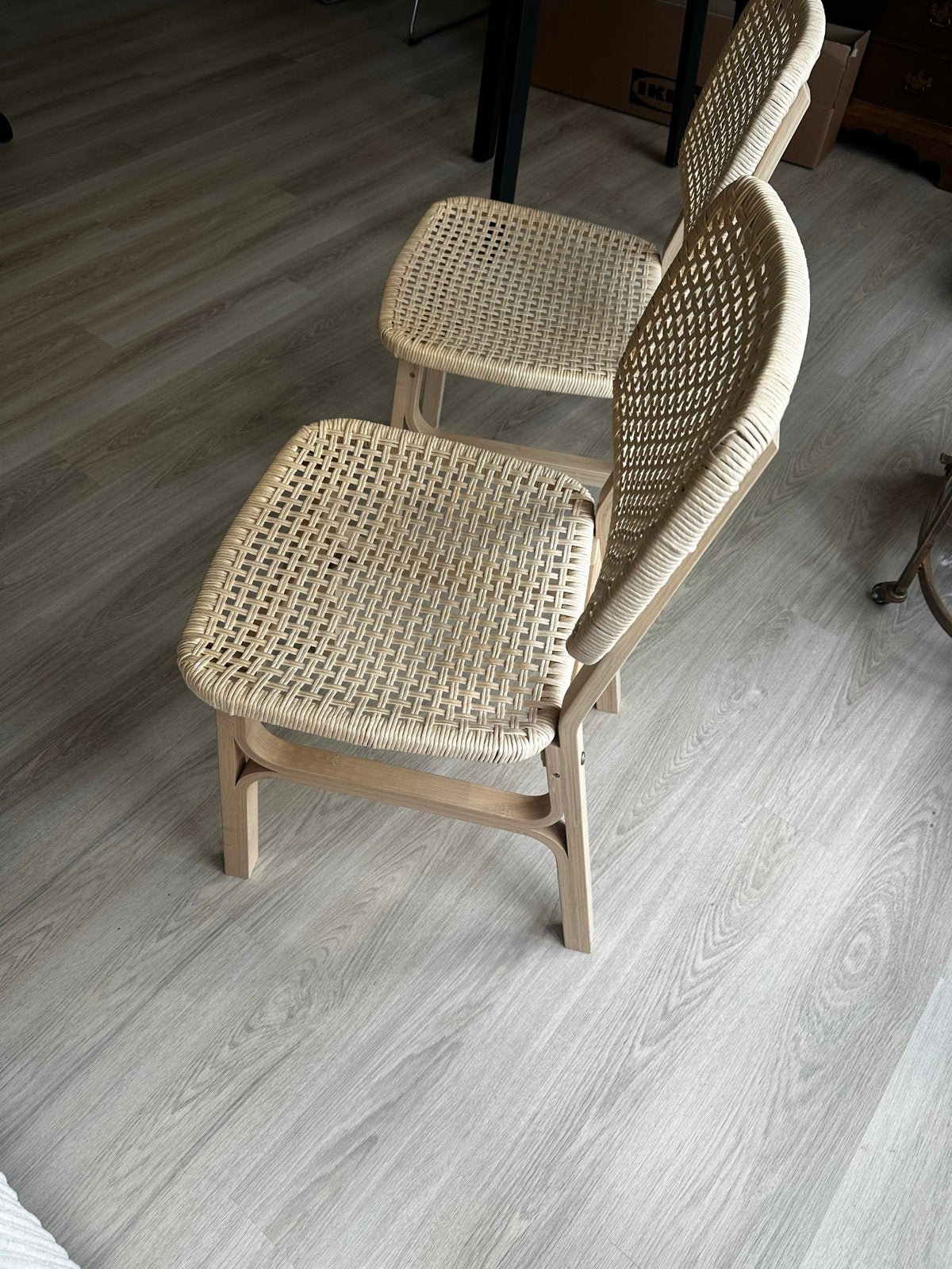 2 Voxlov Ikea stoelen met kleine gebruikssporen, Huis en Inrichting, Ophalen, Gebruikt, Twee, Overige kleuren