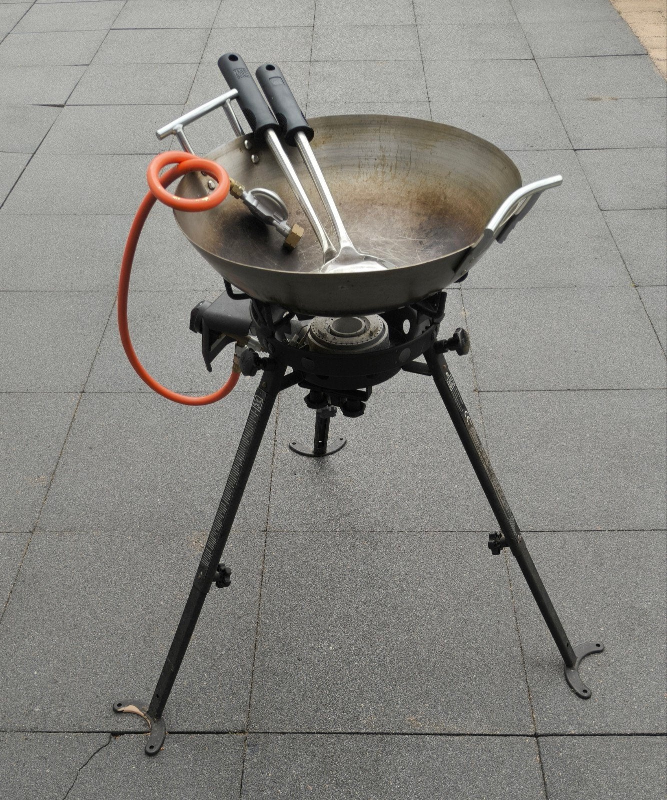 Wok/ Skottelbraai., Ophalen, Zo goed als nieuw, Met accessoires