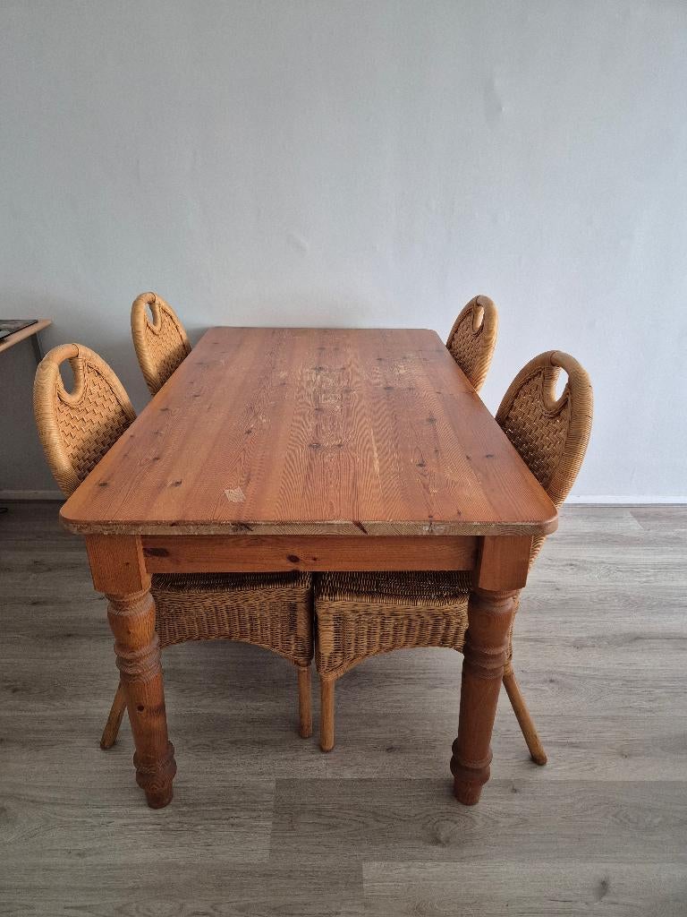 4 rotan stoelen met tafel, Huis en Inrichting, Tafels | Eettafels, Ophalen, Gebruikt, 50 tot 100 cm, 150 tot 200 cm