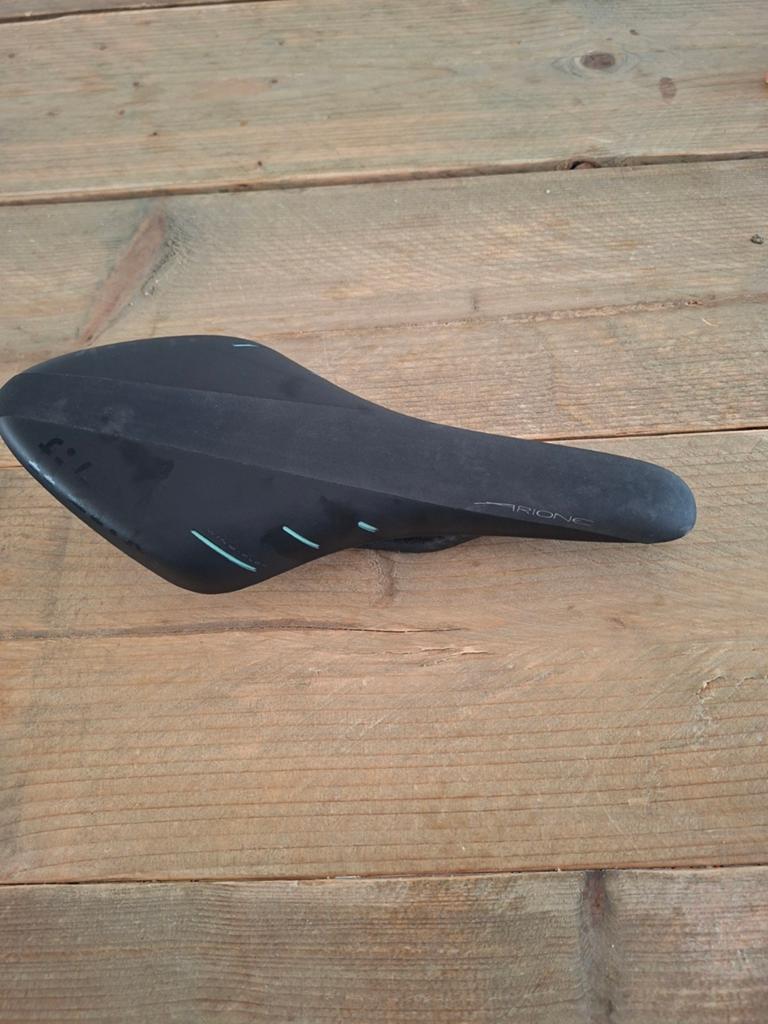Fizik Arione R1 Carbon zadel - Goede staat, Gebruikt, Racefiets, Ophalen of Verzenden, Zadel