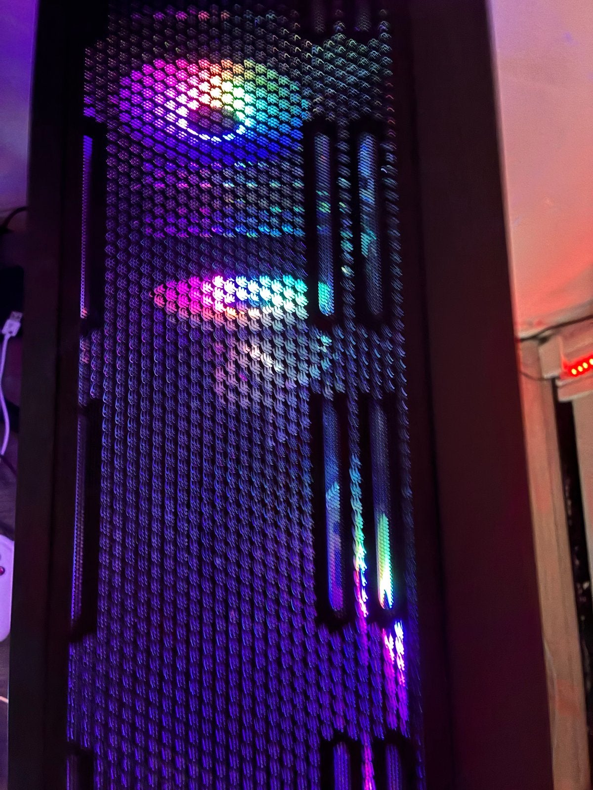 Foto 4 van Gaming PC RTX 4050 | i5-9400F | 16GB RAM | 512GB SSD
