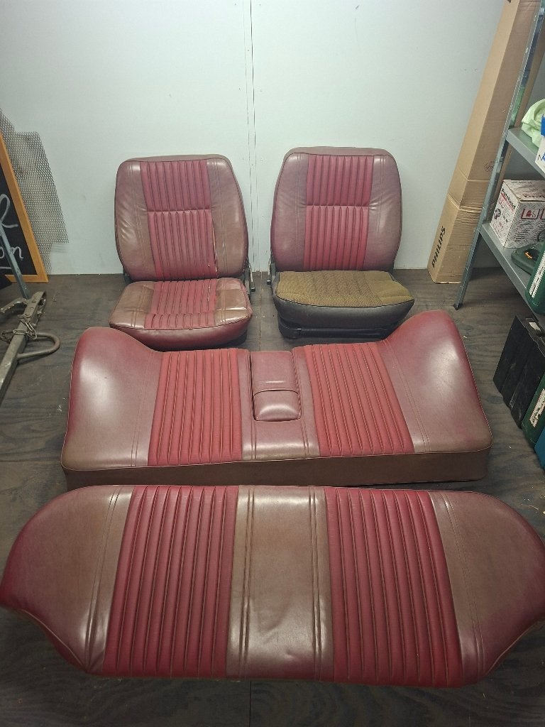 Voorstoelen en achterbank voor een Volvo 140, Ophalen, Gebruikt, Volvo
