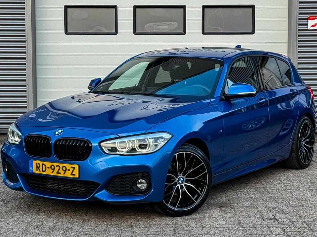 BMW 1-serie 118d Executive AUT 3X M-SPORT H&K/LED/NL AUTO/NA, Auto's, Achterwielaandrijving, 150 pk, Blauw, Alcantara