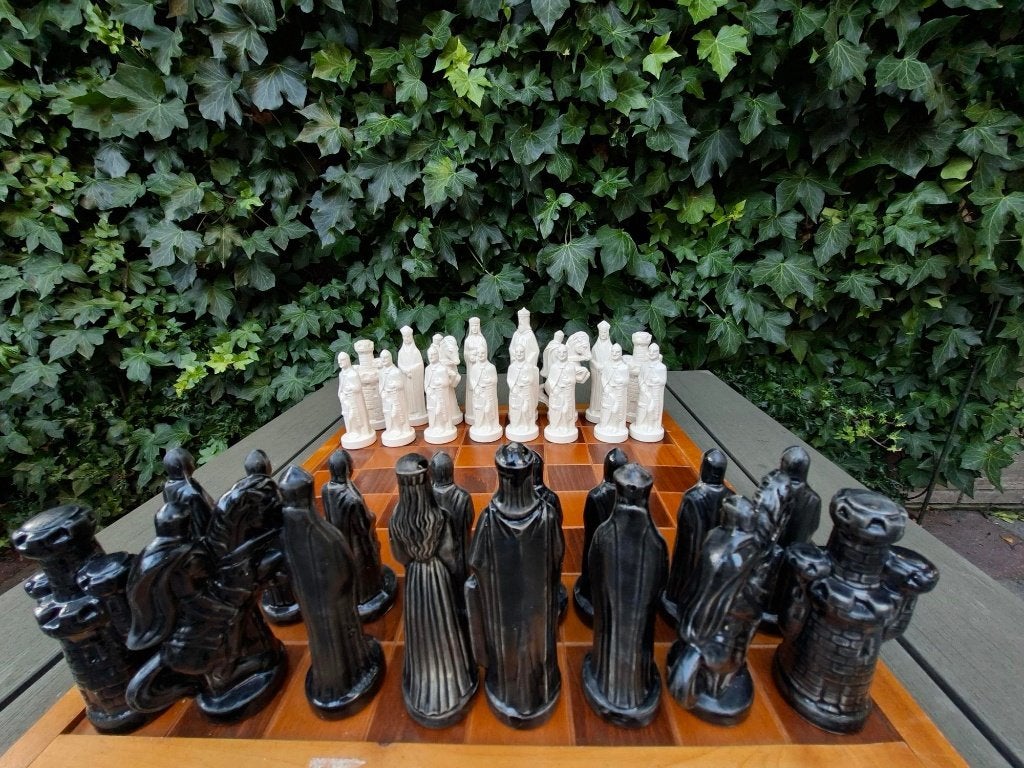 32 schaakstukken in middeleeuwse stijl  - leuk kerstcadeau, Een of twee spelers, Ophalen, Zo goed als nieuw
