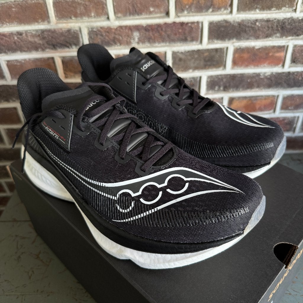Saucony Azura Endorphin -Black White (maat 46), Nieuw, Ophalen of Verzenden, Saucony, Sportschoenen
