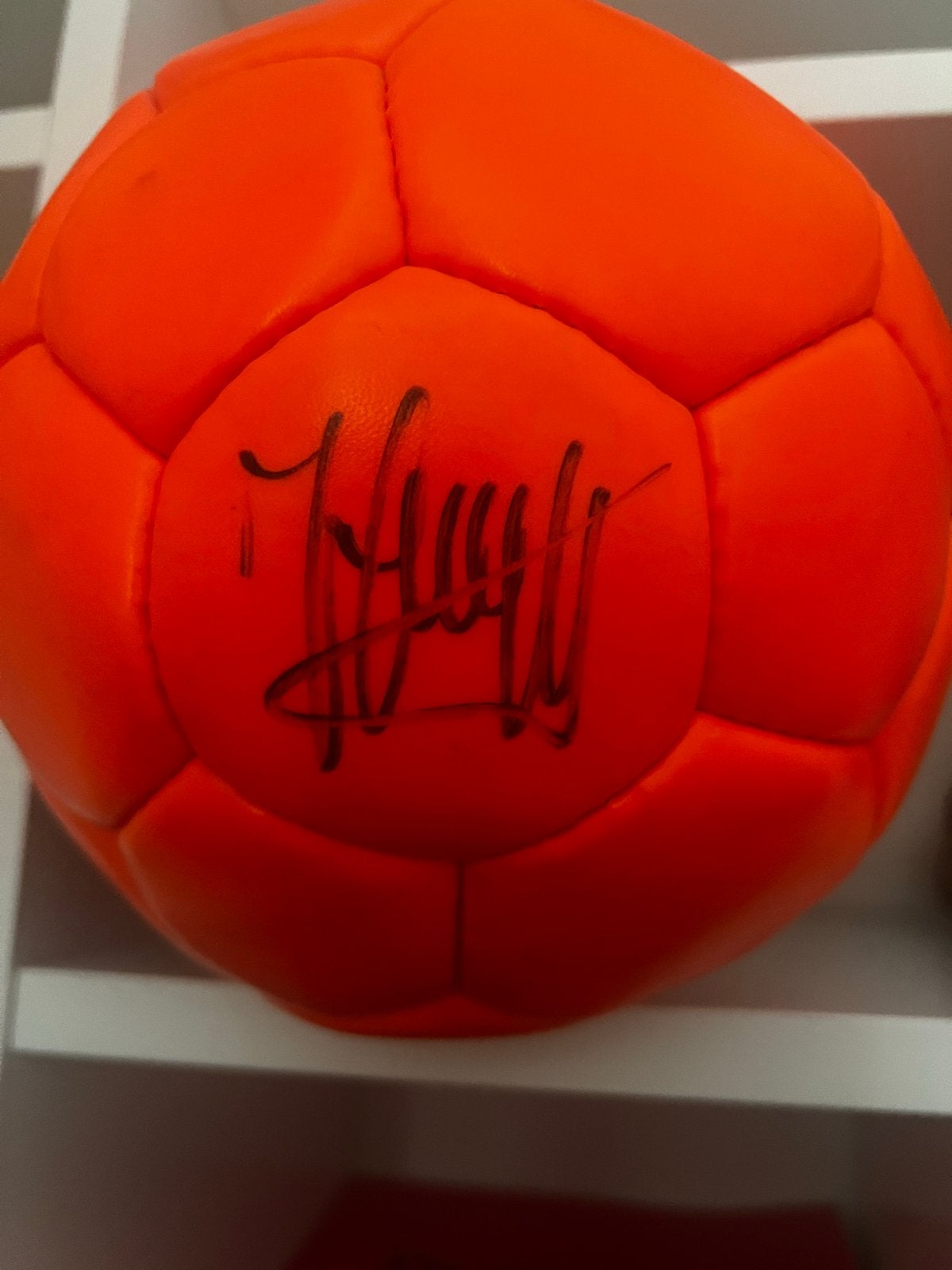 Uniek handgesigneerde Johan Cruijff voetbal WK 2006Duitsland, Verzamelen, Ophalen of Verzenden, Zo goed als nieuw, Ajax, Overige typen