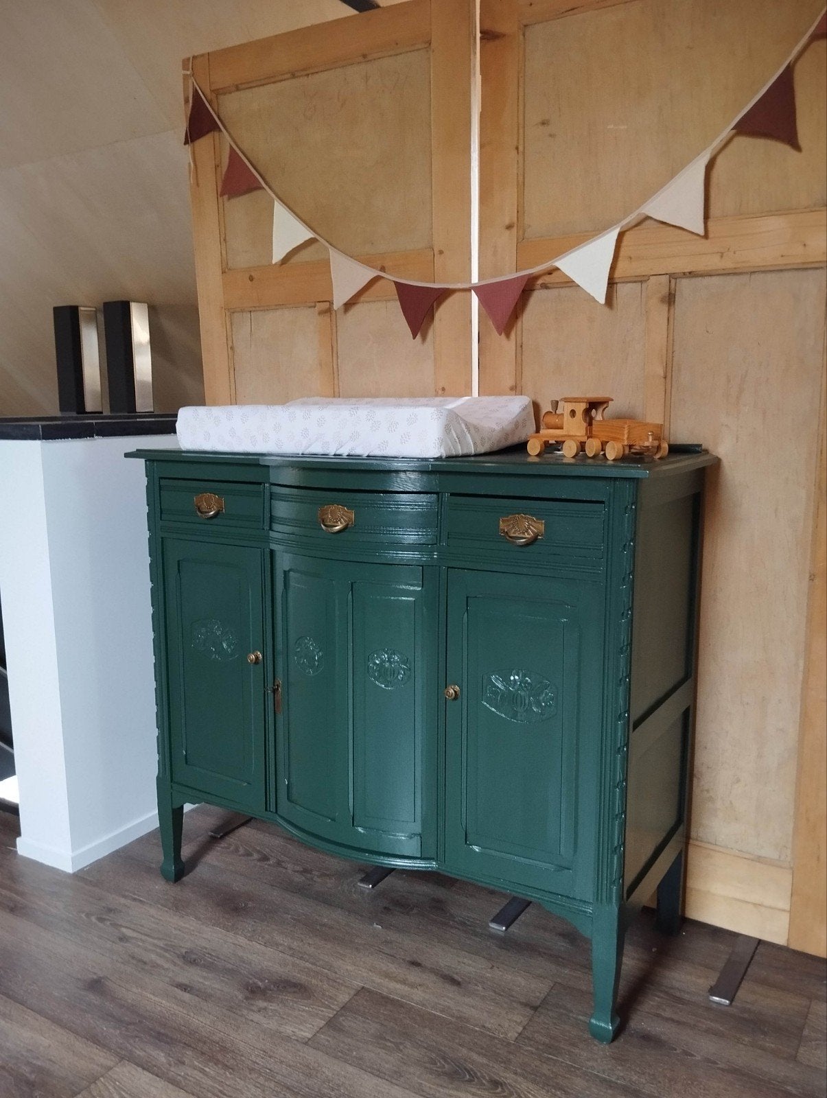 Vintage commode / massief hout / uniek / bezorgen mogelijk, Kinderen en Baby's, Kinderkamer | Commodes en Kasten, 50 tot 70 cm