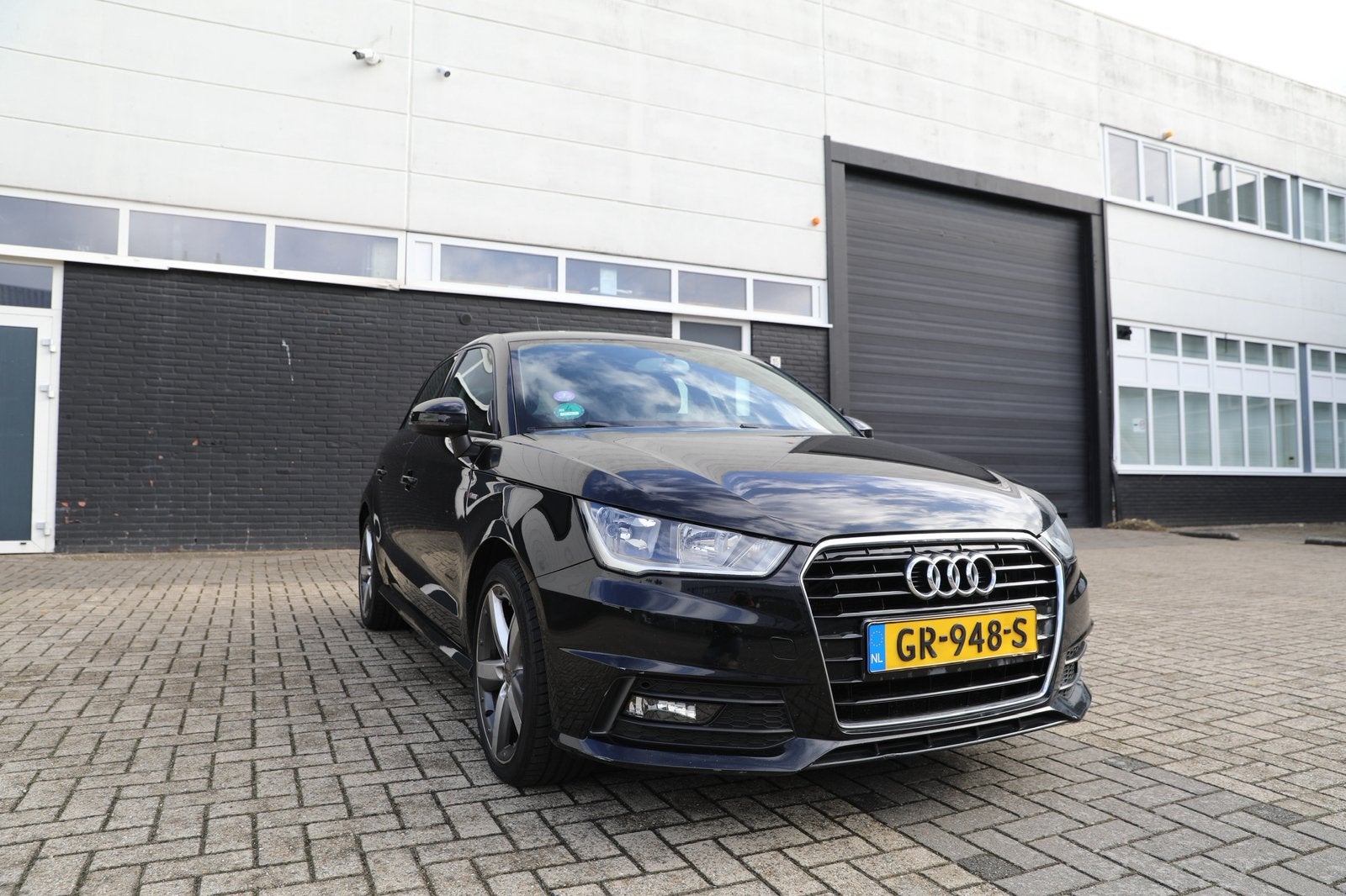 Audi A1 Sportback 1.0 TFSI 95pk S line | Navi | Cruise |, Auto's, Voorwielaandrijving, Stof, Zwart, 95 pk