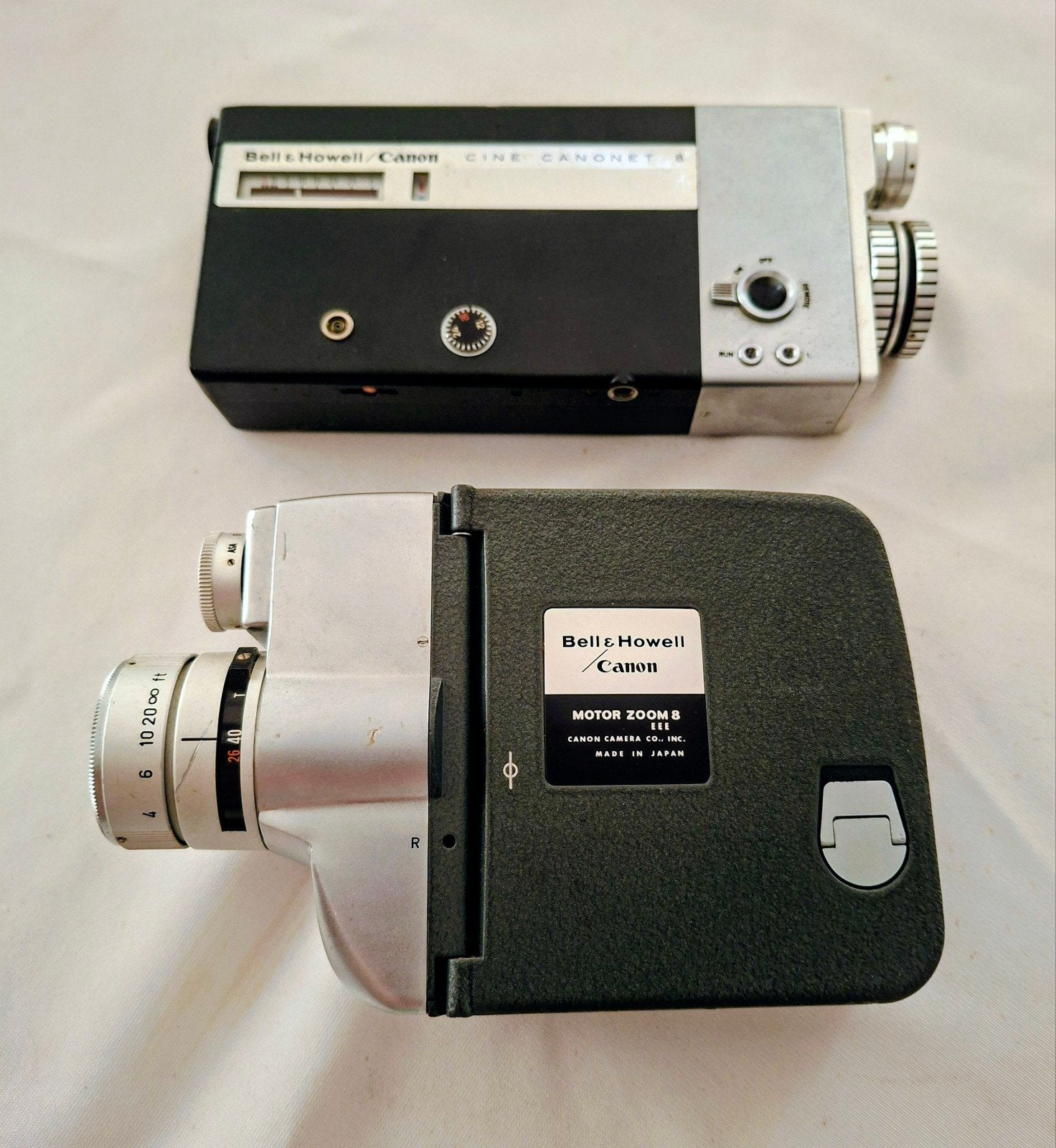 Te koop : 2 x 8mm filmcamera's  van Bell & Howell, Ophalen of Verzenden, 8mm film