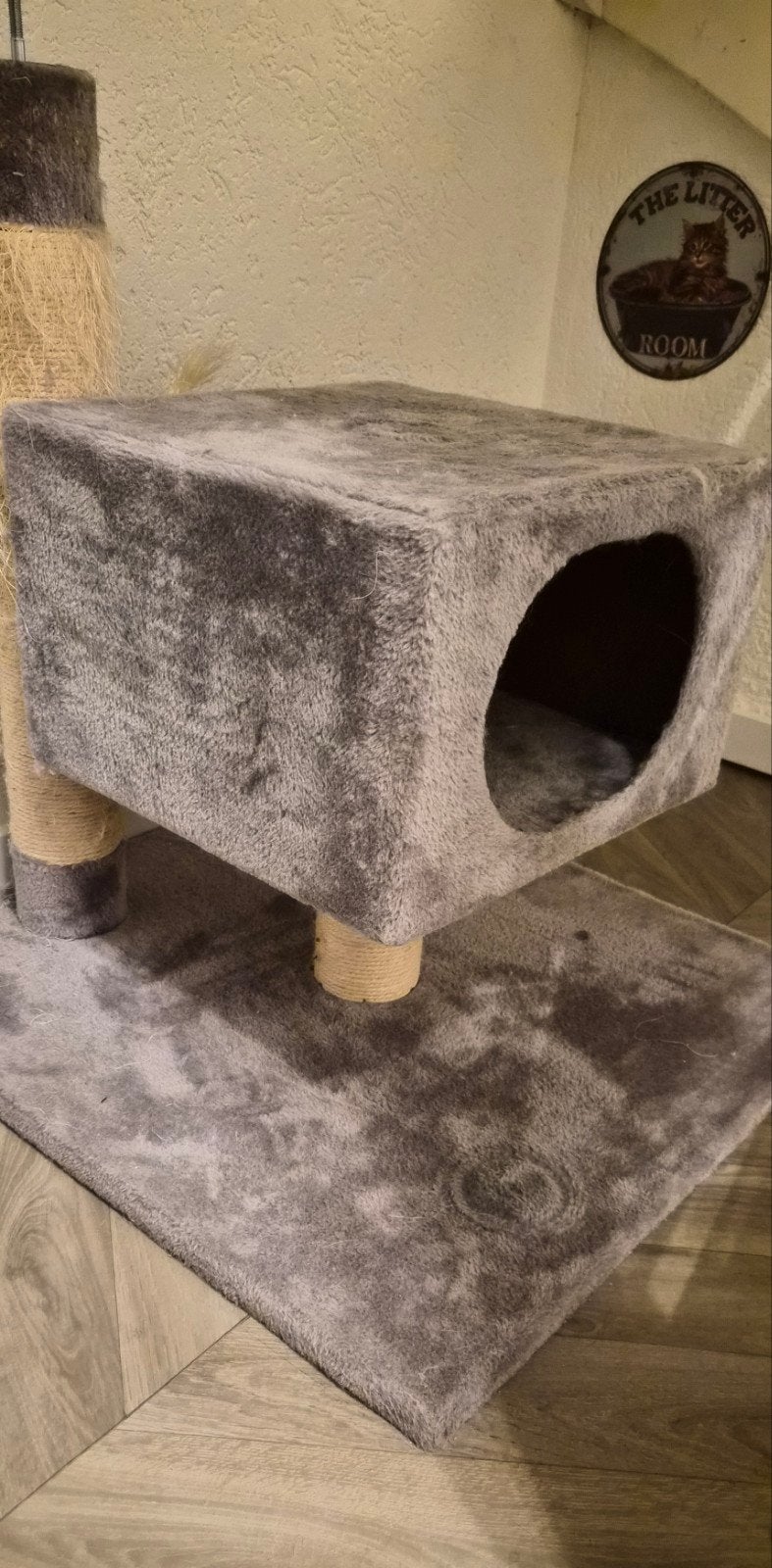 Free. Home for cat., Ophalen