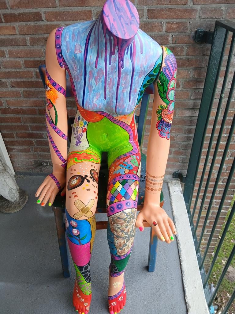 Kunstzinnige beschilderde etalagepop, Antiek en Kunst, Ophalen