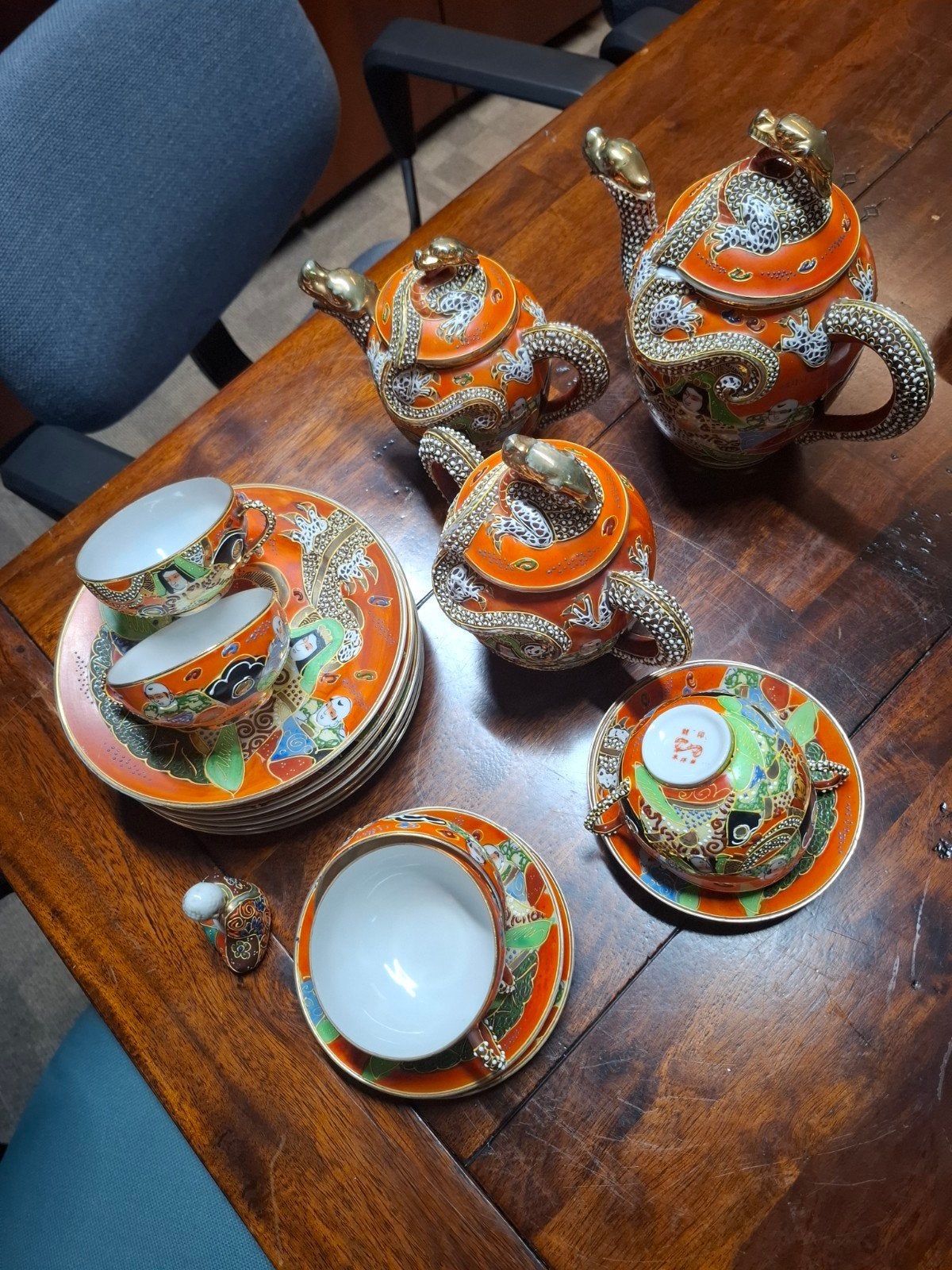 Japans servies met Boeddha beeldje - niet compleet, Ophalen of Verzenden, Zo goed als nieuw, Porselein, Aziatisch