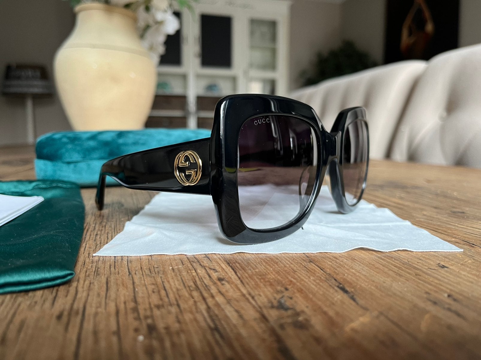 Gucci zonnebril! Origineel!, Ophalen of Verzenden, Zo goed als nieuw, Zwart, Overige merken