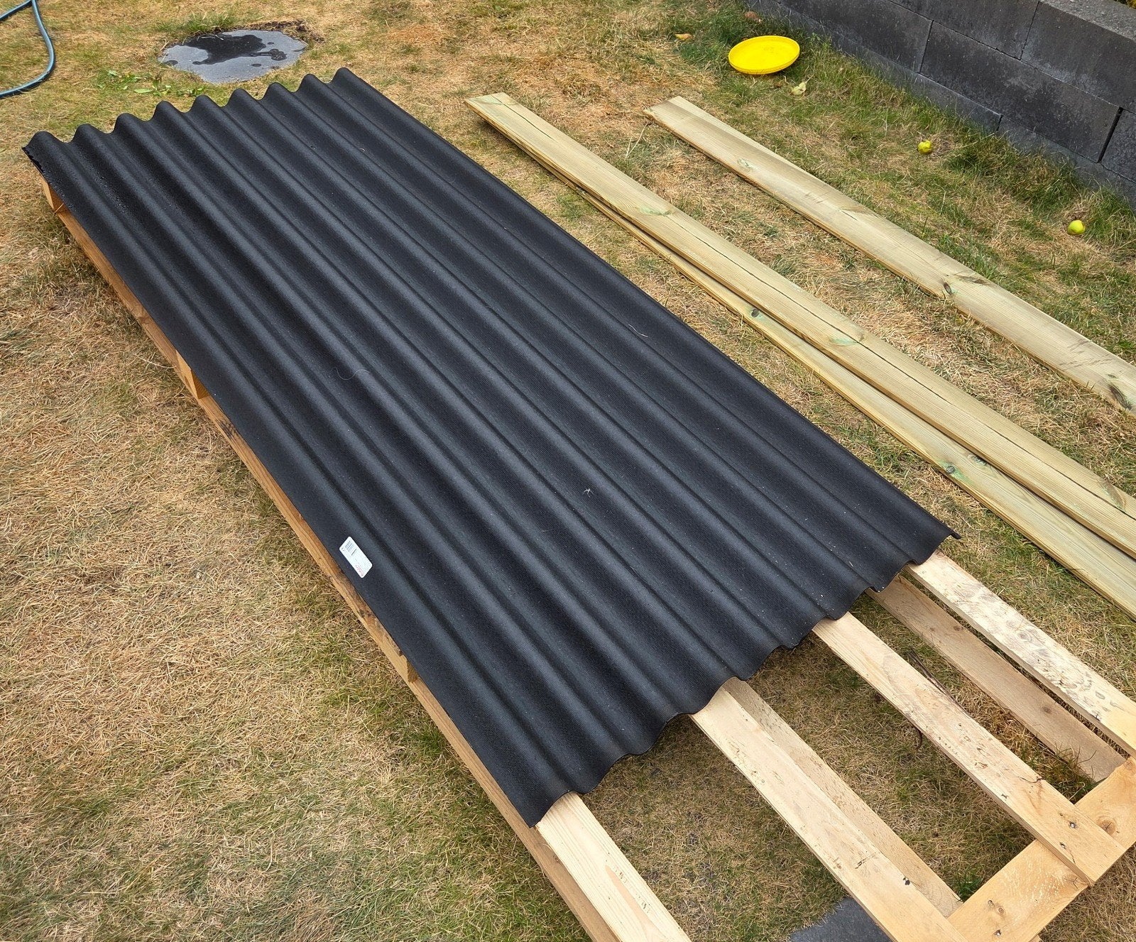 Gratis Bitumen golfplaat zwart 2000x855mm, Ophalen, Overige materialen, Zwart, Nieuw