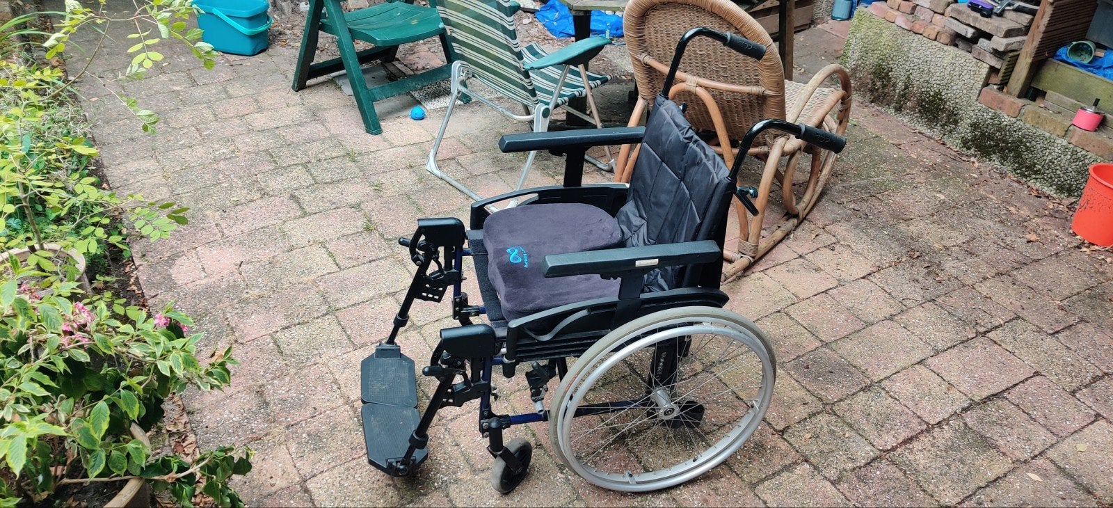 Wheelchair with memory foam cushion, Diversen, Ophalen, Inklapbaar, Gebruikt, Handbewogen rolstoel