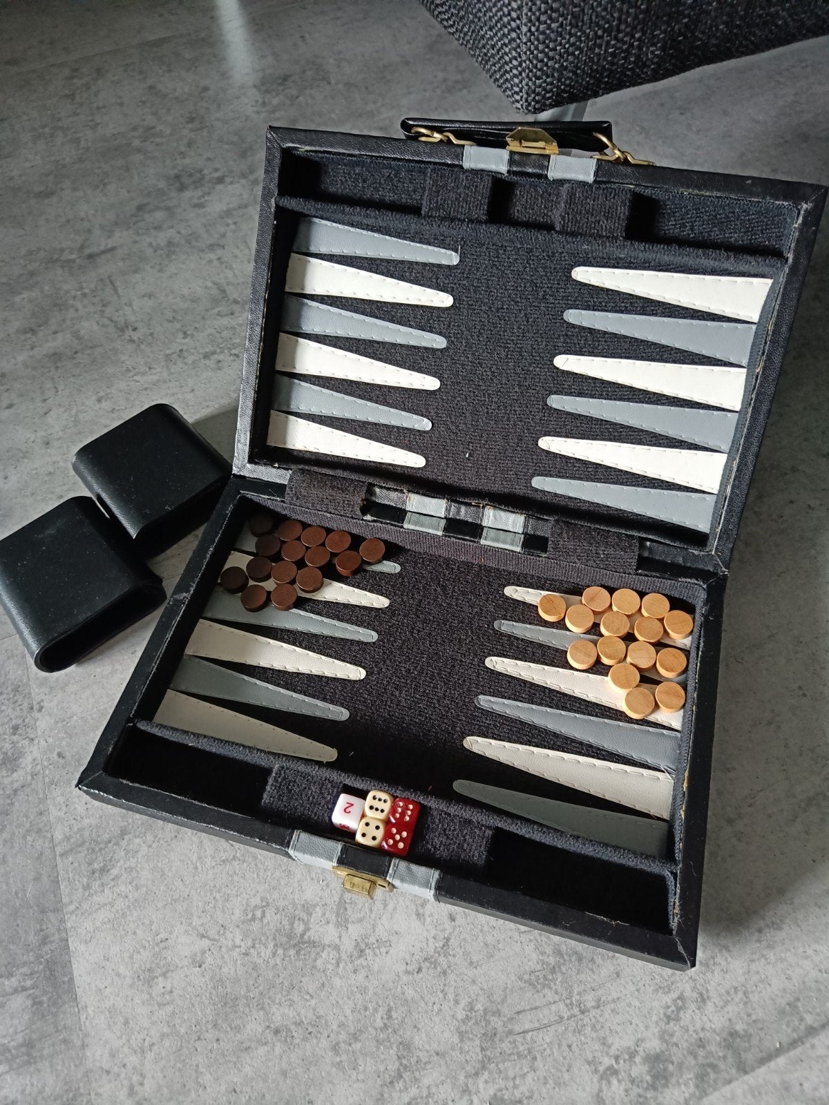 Backgammon Deluxe - Compleet in Luxe Koffer, Hobby en Vrije tijd, Een of twee spelers, Ophalen of Verzenden, Gebruikt