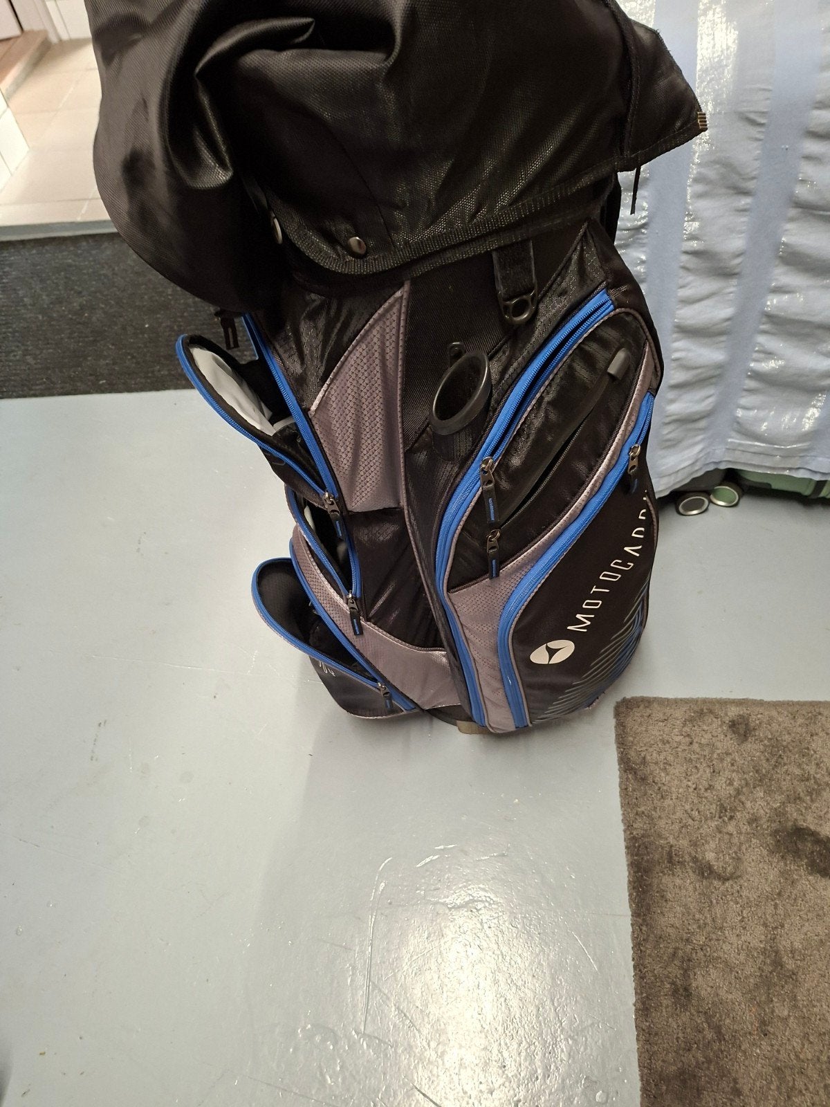 Motocaddy golftas met klein scheurtje in vak, Sport en Fitness, Golf, Ophalen of Verzenden, Gebruikt, Tas, Overige merken