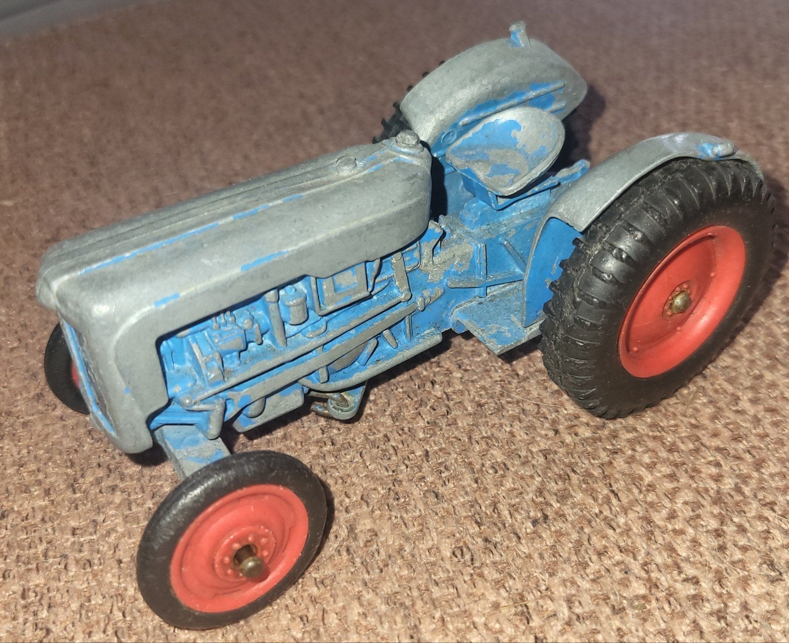 Crescent 1809 Fordson Dexta Modeltractor Schaal 1:25, Ophalen of Verzenden, Gebruikt, Overige typen, Overige merken