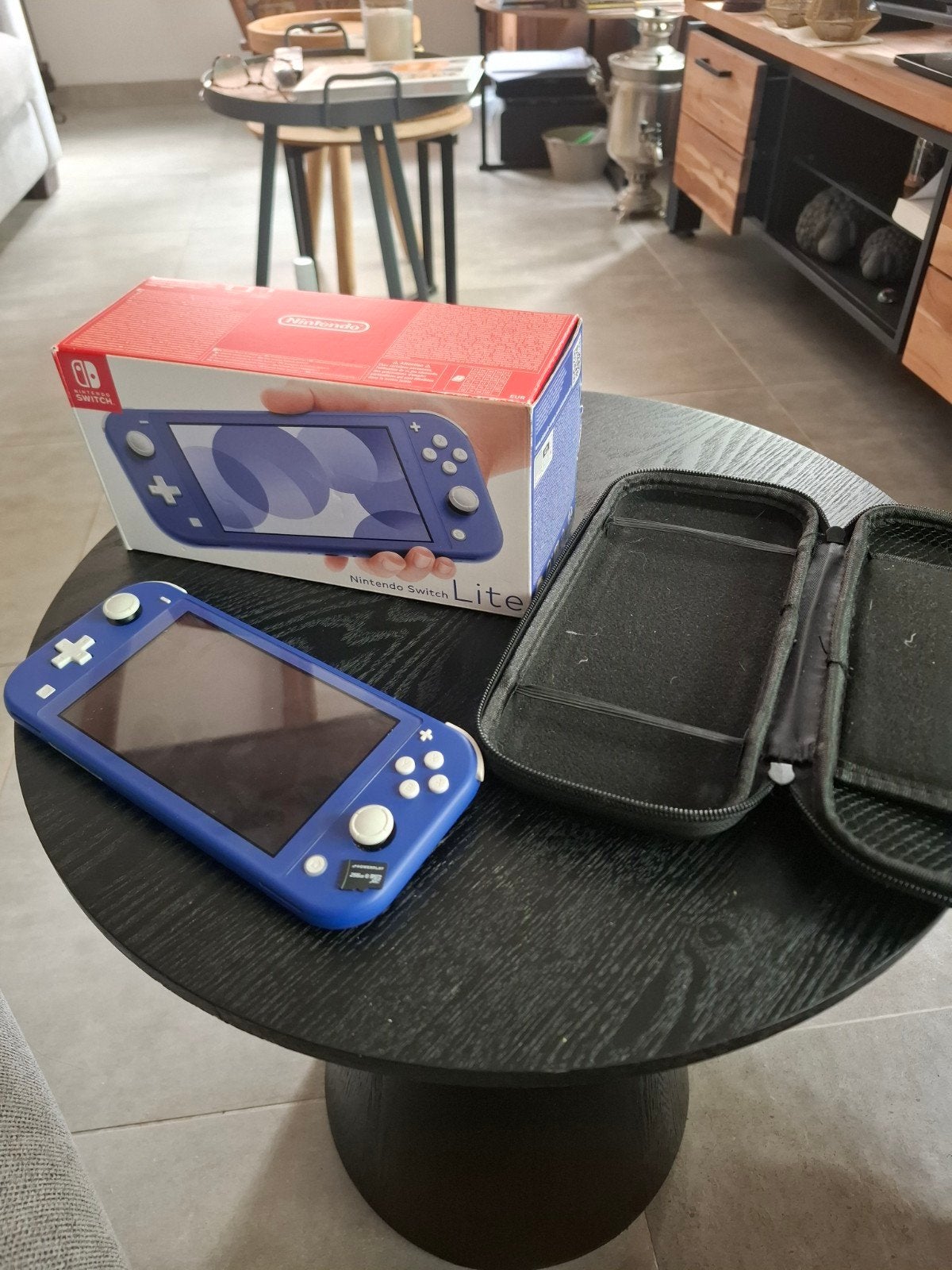 Nintendo Switch Lite Blauw met 256GB SD kaart en hoesje, Ophalen of Verzenden, Zo goed als nieuw, Zonder controller, Switch Original