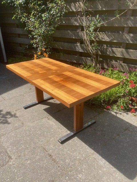 Grote vintage salon of grammafoon tafel notenhout fineer, Ophalen