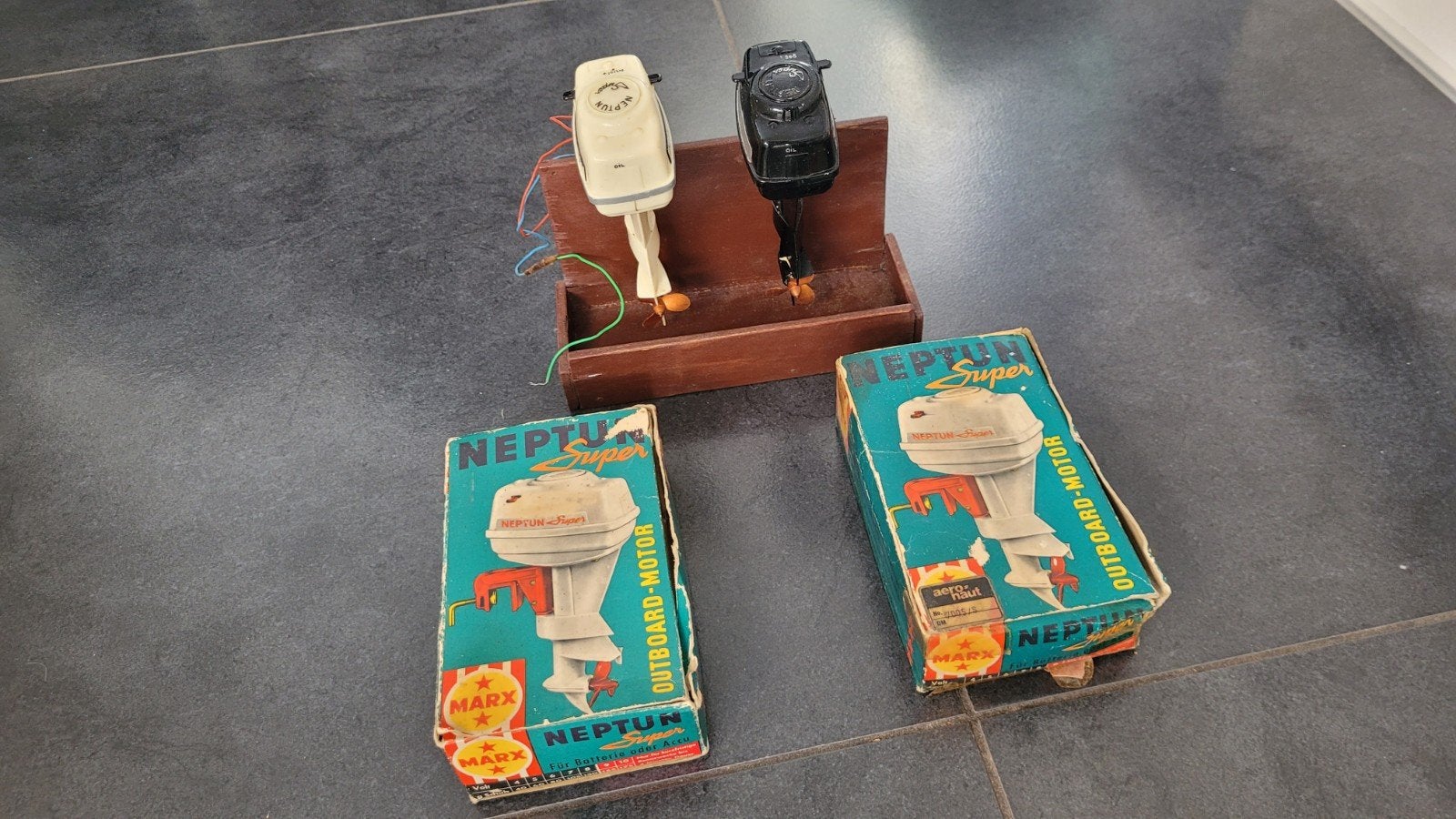 2 x Neptun buitenboordmotoren voor modelbouw, Hobby en Vrije tijd, Ophalen of Verzenden, Zo goed als nieuw