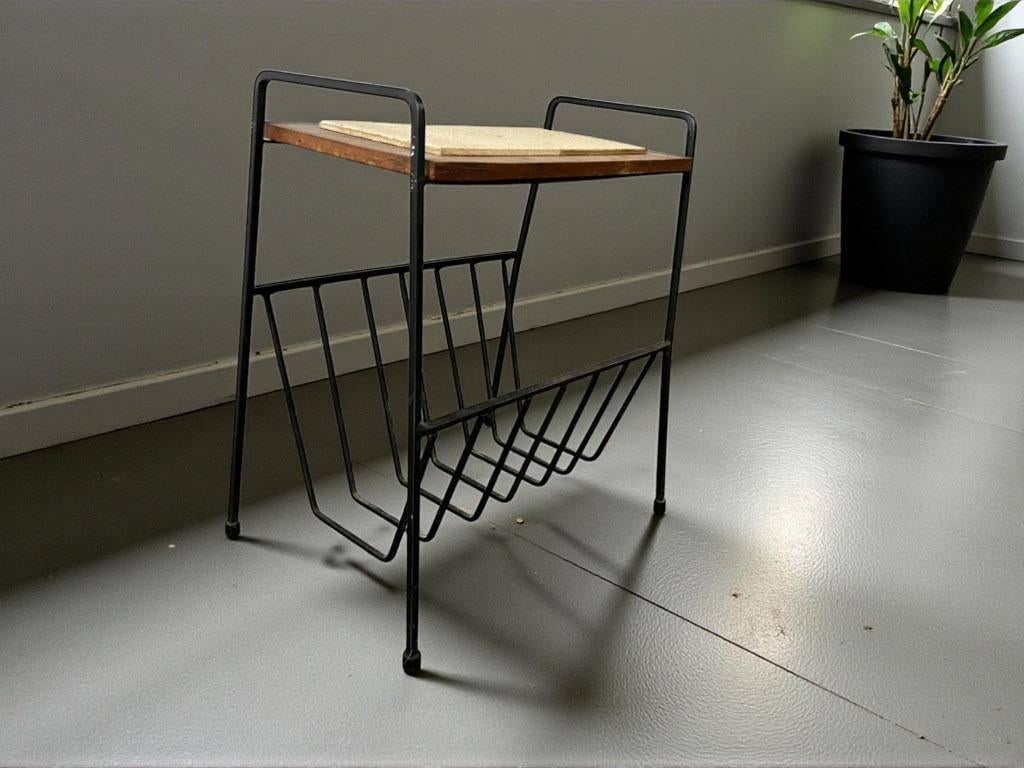 vintage gietijzeren bijzettafel /  krantenhouder, Ophalen, Gebruikt