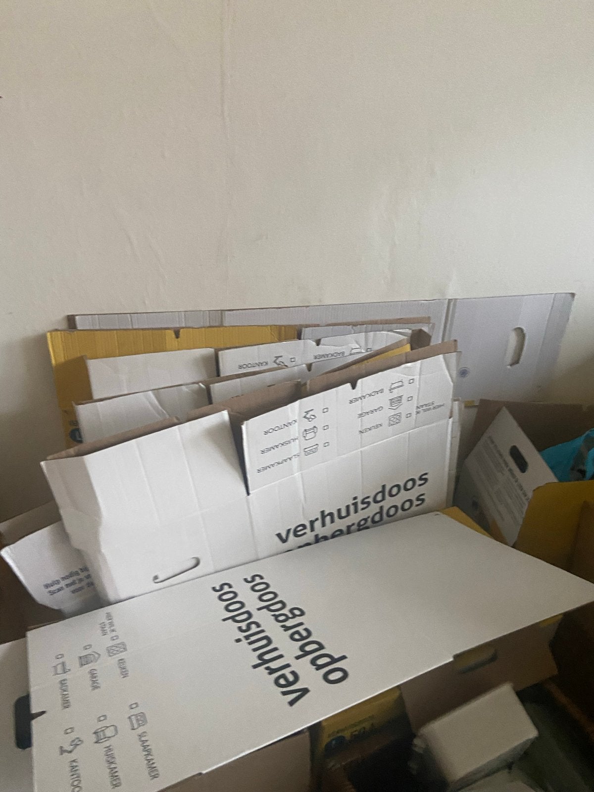 Gratis verhuisdozen allsafe en hubo - ongeveer 10 stuks, Ophalen