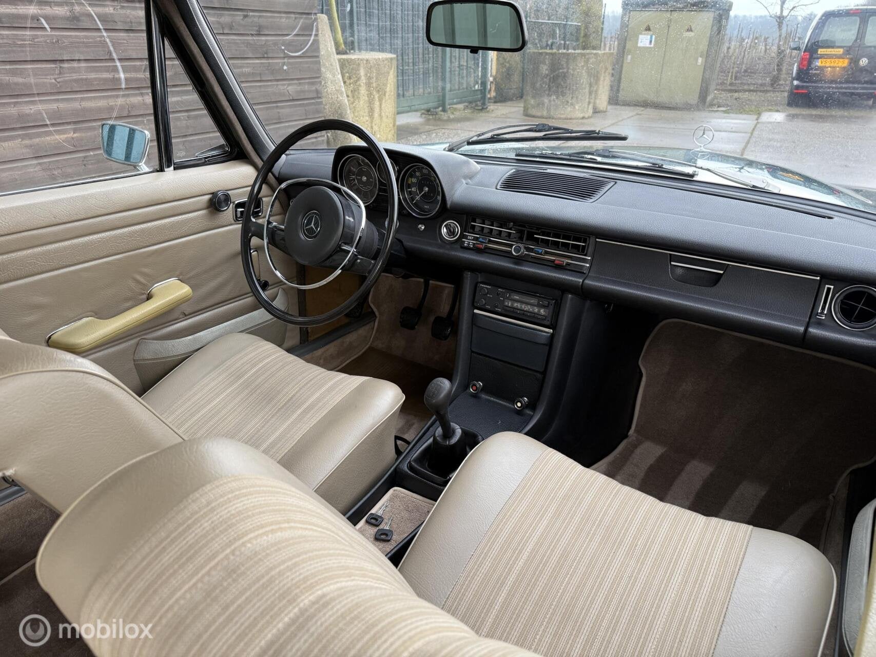 Mercedes-Benz 200 W115 NAP Unieke staat, foto 8