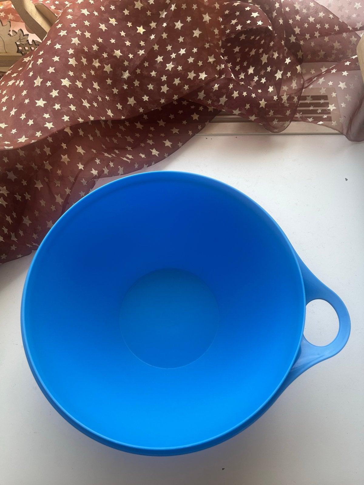Tupperware Ultimate Mengkom 4,5 Liter - Blauw, Huis en Inrichting, Gebruikt, Blauw, Ophalen of Verzenden, Met deksel
