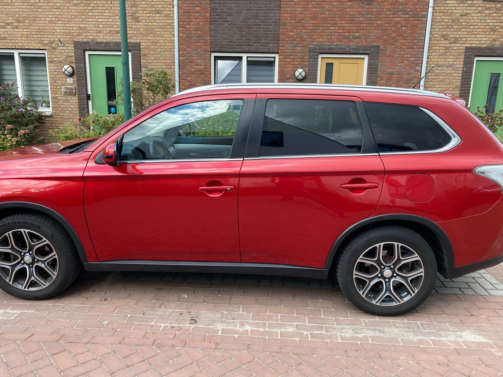 Mitsubishi Outlander 2.0 Phev 4WD CVT 5P 2015 Rood, Auto's, Mitsubishi, 1998 cc, Outlander, Vierwielaandrijving, SUV of Terreinwagen