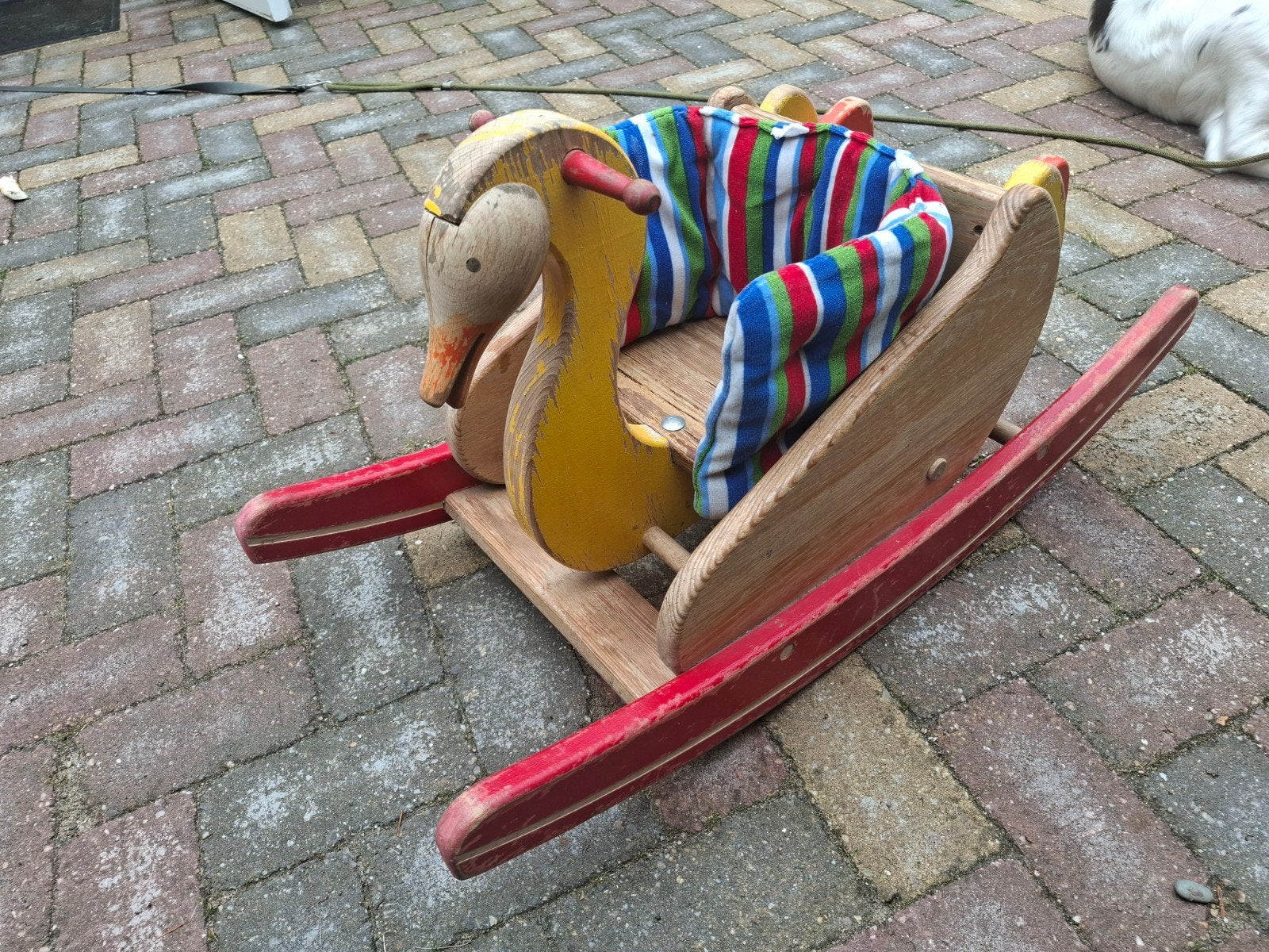 Houten schommelgans met zitje, Ophalen