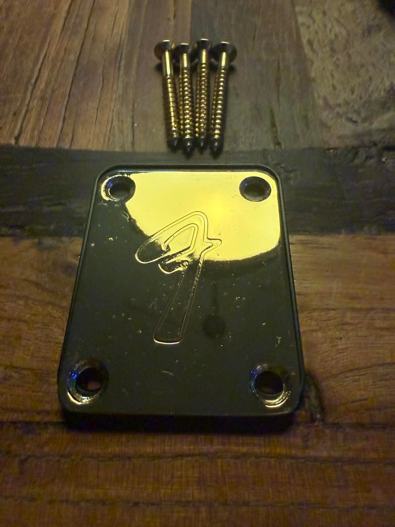 Fender neck plaat Gold “F” design nieuw voor strat/tele etc, Verzenden, Geen, Geen, Nieuw