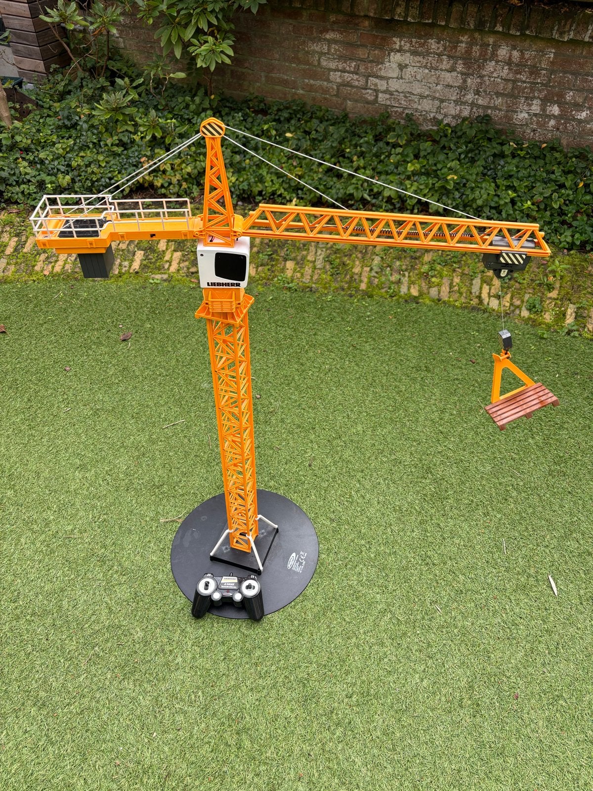 Liebherr Torenkraan met Draadloze Afstandsbediening, Ophalen, Gebruikt, Jongen of Meisje