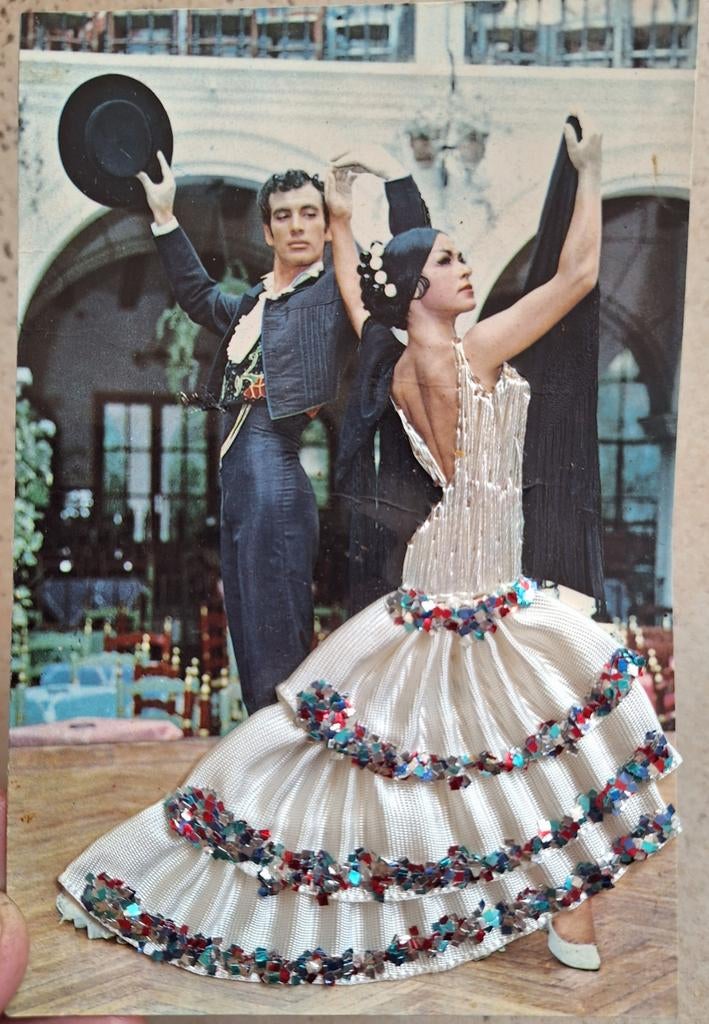 Vintage Spaanse Dansers Ansichtkaart met 3D Jurk, Ophalen of Verzenden, 1960 tot 1980, Ongelopen, Spanje