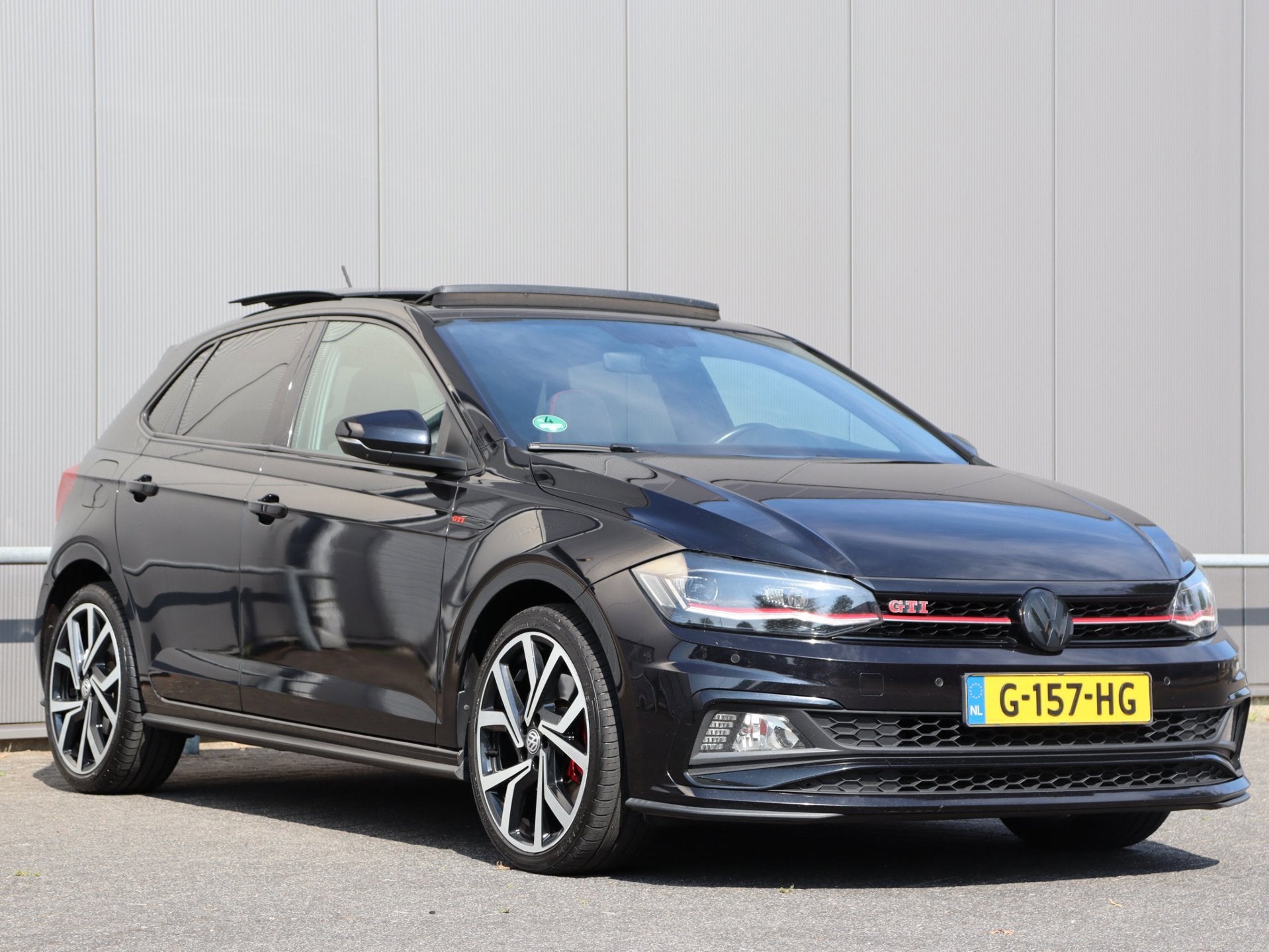 Volkswagen Polo 2.0 TSI GTI airco PANO virtual, Euro 6, 4 cilinders, 1984 cc, Zwart