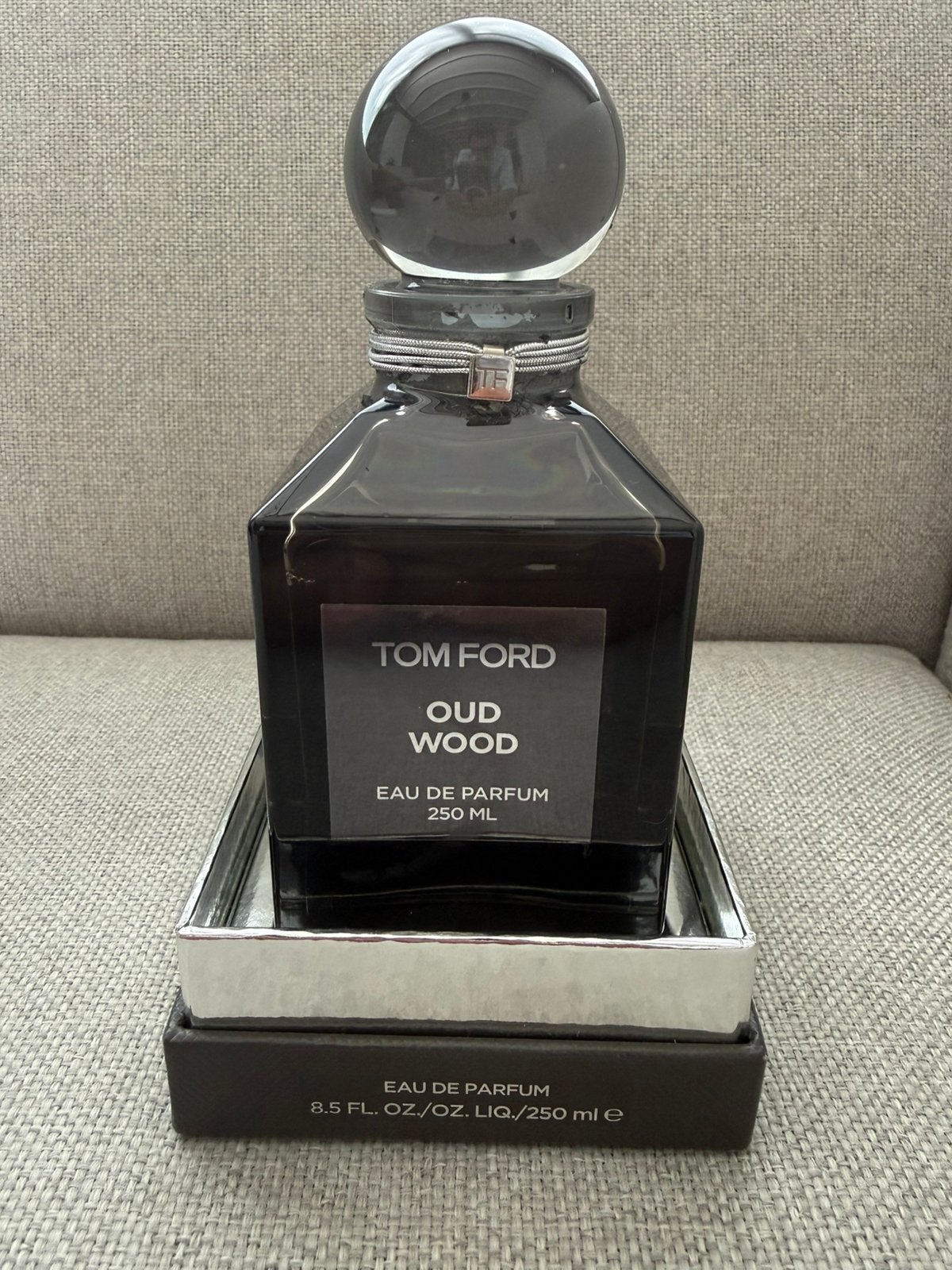 Tom Ford Oud Wood 250ml Eau de Parfum - Unisex, Sieraden, Tassen en Uiterlijk, Ophalen of Verzenden, Gebruikt