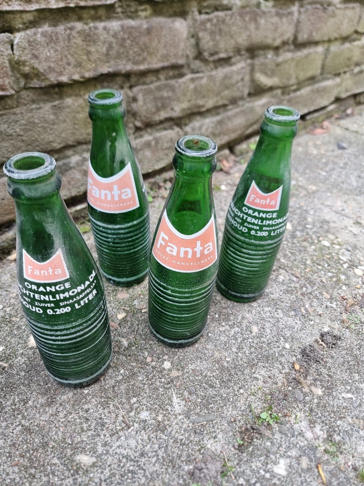 Fanta flesjes jaren 70, Ophalen