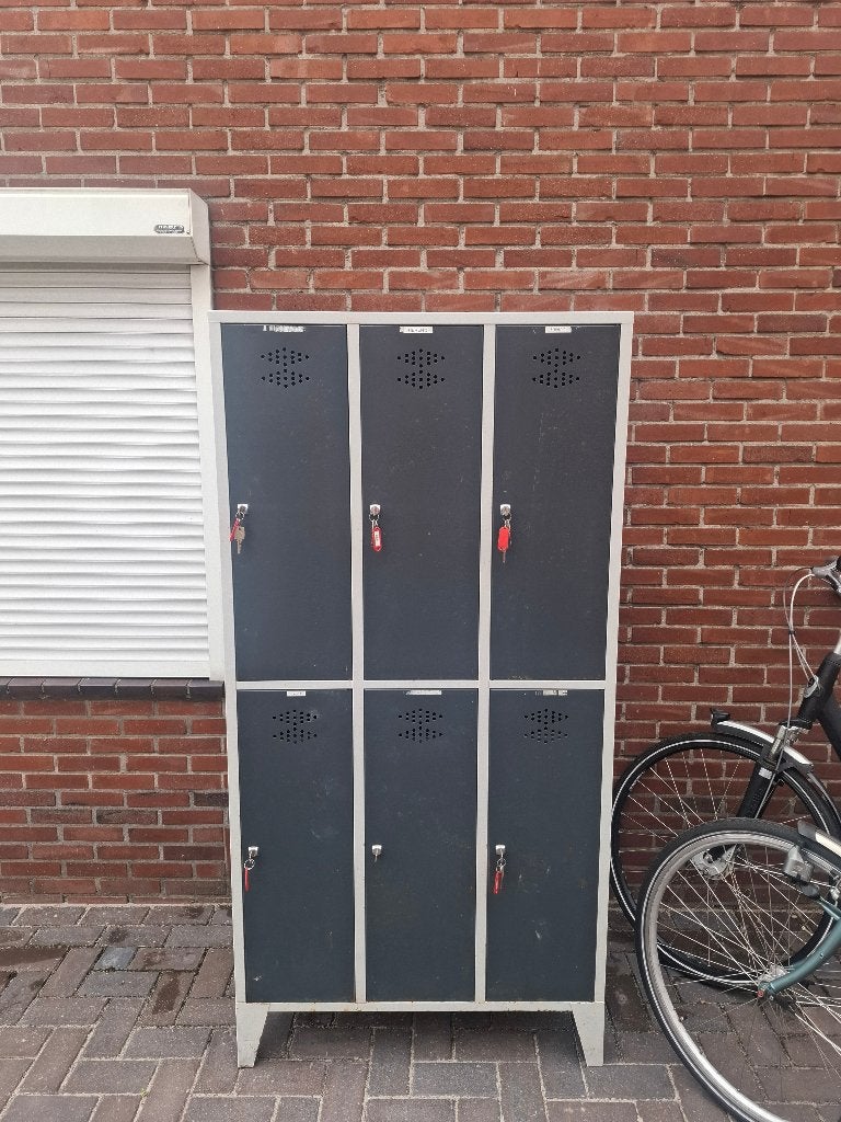Lockerkasten 2 stuks, Ophalen, Gebruikt