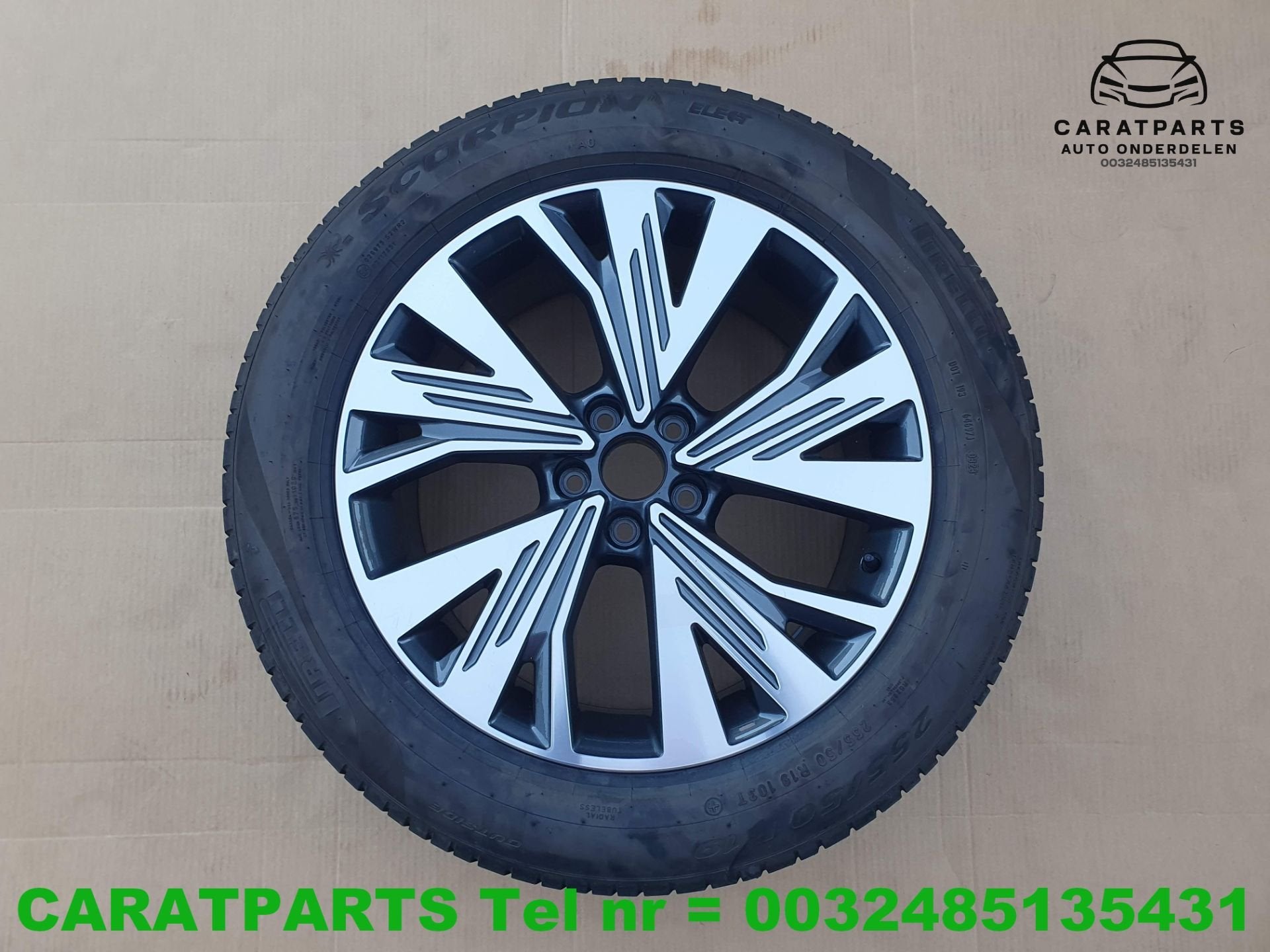 89A601025C 89A601025AN Audi Q4 velg Q4 e-tron 19 inch 255 50, Gebruikt, AUDI AG, Auto-Union-Strasse 1
85045  Ingolstadt, DE, Ophalen of Verzenden